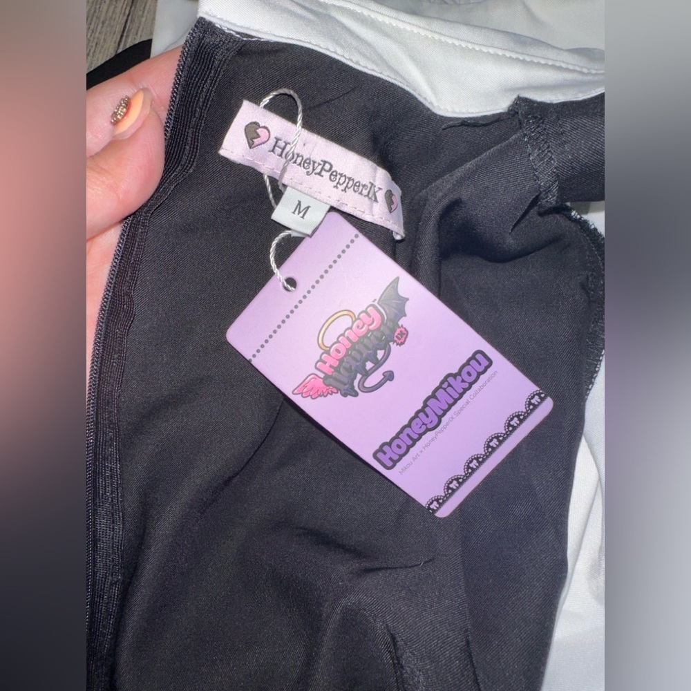 HoneyMikou HoneyPepper1X x Mikou Art “Momo” Black Women’s Medium Jfashion - Picture 10 of 11